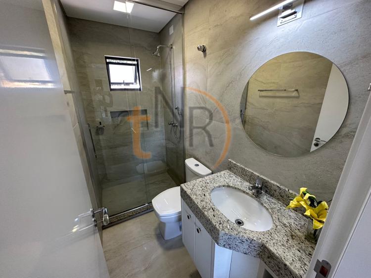 Sobrado com Duas Vagas e Mobiliado