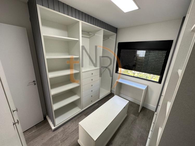 Sobrado com Duas Vagas e Mobiliado