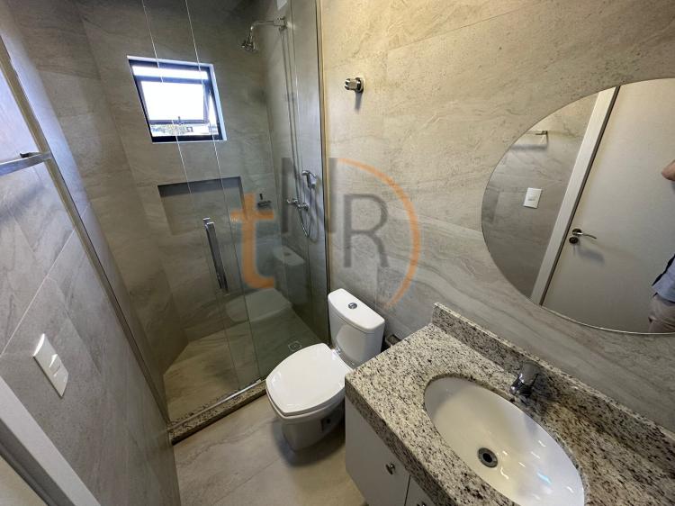 Sobrado com Duas Vagas e Mobiliado