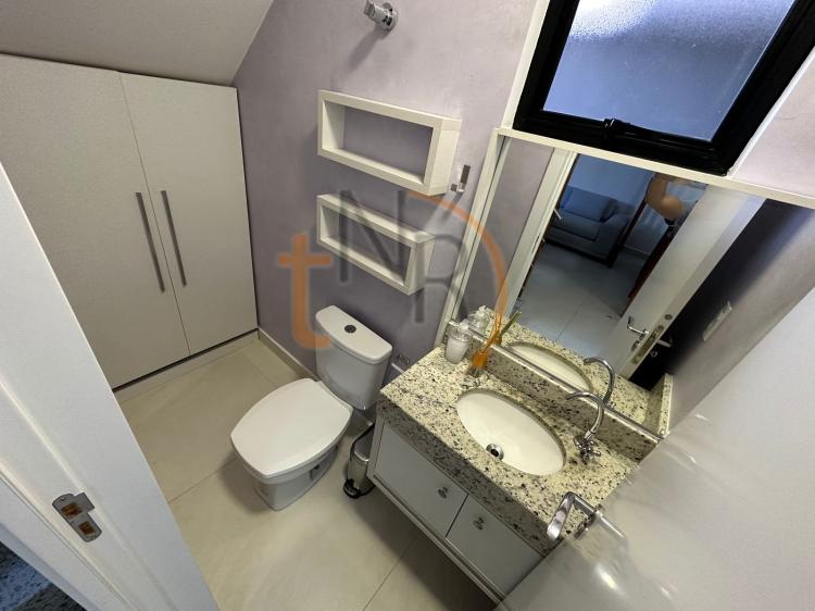 Sobrado com Duas Vagas e Mobiliado