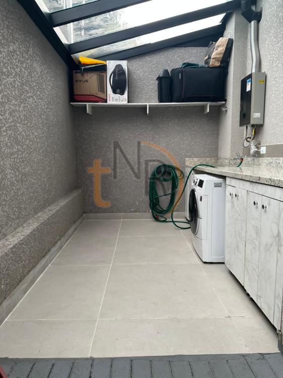 Sobrado com Duas Vagas e Mobiliado