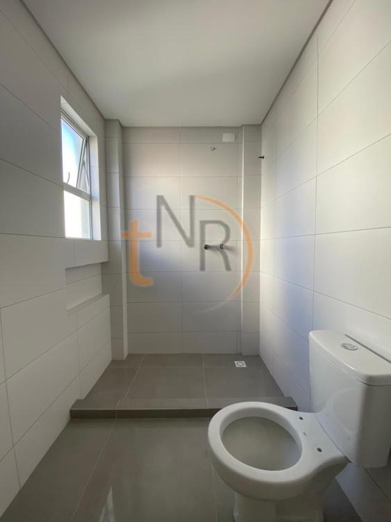 Sobrados Triplex em Condomínio no Portão