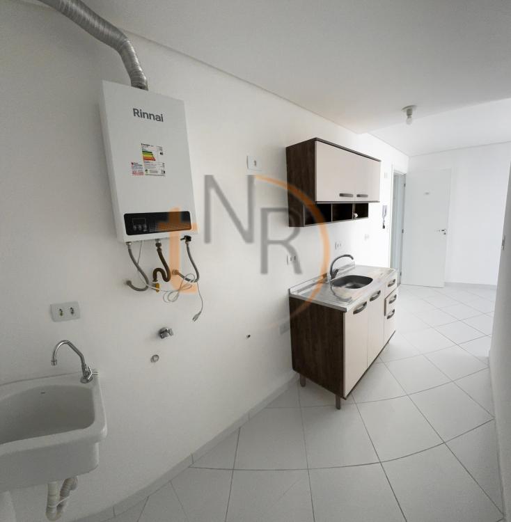 01 Dorm, com vaga desc, sacada com churrasqueira, excelente localização!