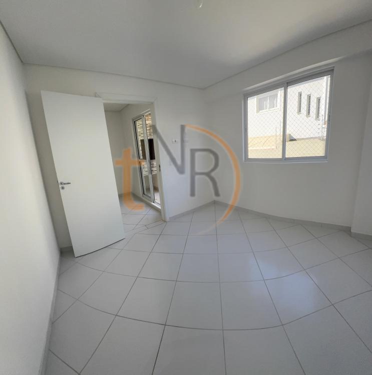 01 Dorm, com vaga desc, sacada com churrasqueira, excelente localização!