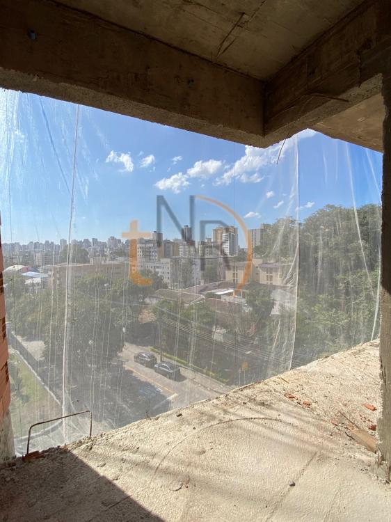 50m do Carrefour 24 horas! Unidade quinto andar, face Norte, frente rua