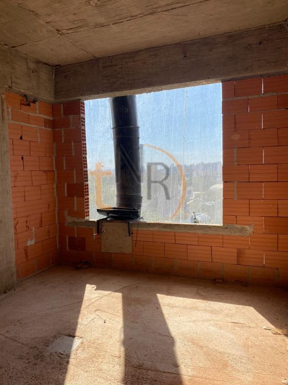 50m do Carrefour 24 horas! Unidade quinto andar, face Norte, frente rua