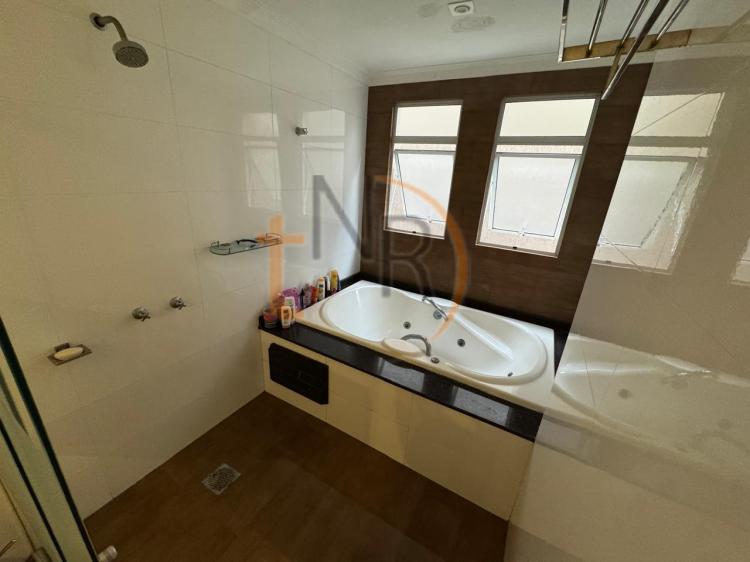 Casa de Alto Padrão em Condomínio fechado