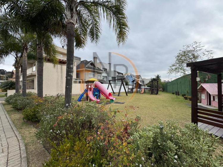 Casa de Alto Padrão em Condomínio fechado