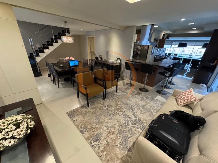 Casa de Alto Padrão em Condomínio fechado