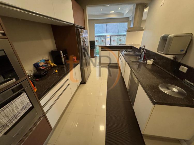 Casa de Alto Padrão em Condomínio fechado