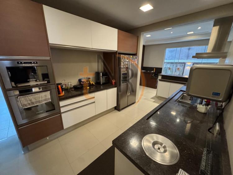 Casa de Alto Padrão em Condomínio fechado