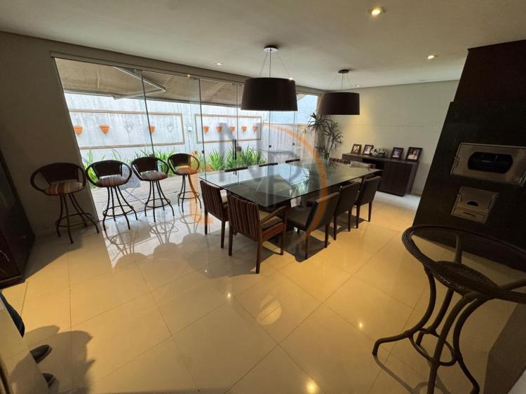 Casa de Alto Padrão em Condomínio fechado