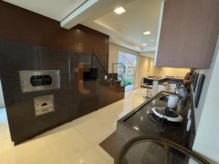 Casa de Alto Padrão em Condomínio fechado