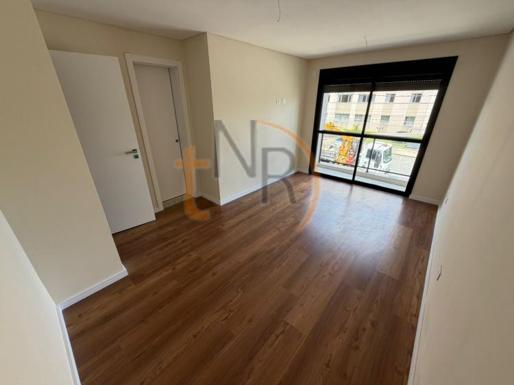 Pronto! Triplex 03 Dorm 02 Vagas próximo ao Carrefour 24hrs!