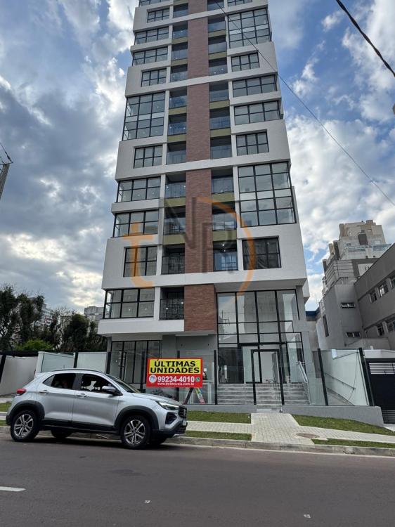 Apartamento de um dormitório com sacada com churrasqueira