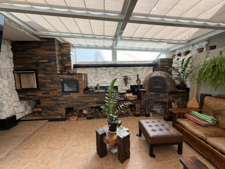 Apartamento Garden, só que no segundo pavimento (Grande Diferencial)