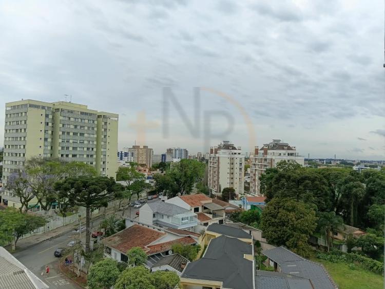 Apto no último andar! und 01 dormitório com excelente vista, 250m da igreja do Portão!