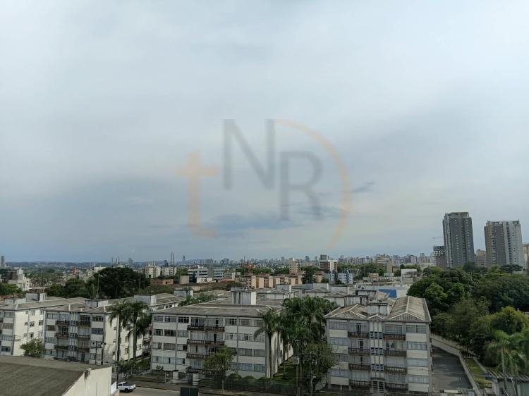 Apto no último andar! und 01 dormitório com excelente vista, 250m da igreja do Portão!